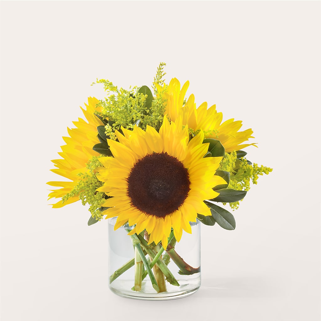 Beaming Sunflower Bouquet – Downtown Florist And Tea, Doerun GA