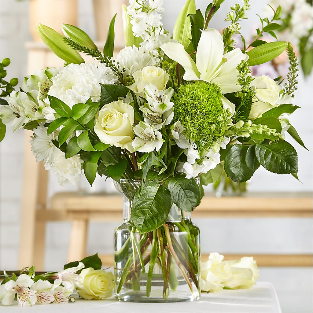 Classic Ivory – A Florist Original – Downtown Florist And Tea, Doerun GA