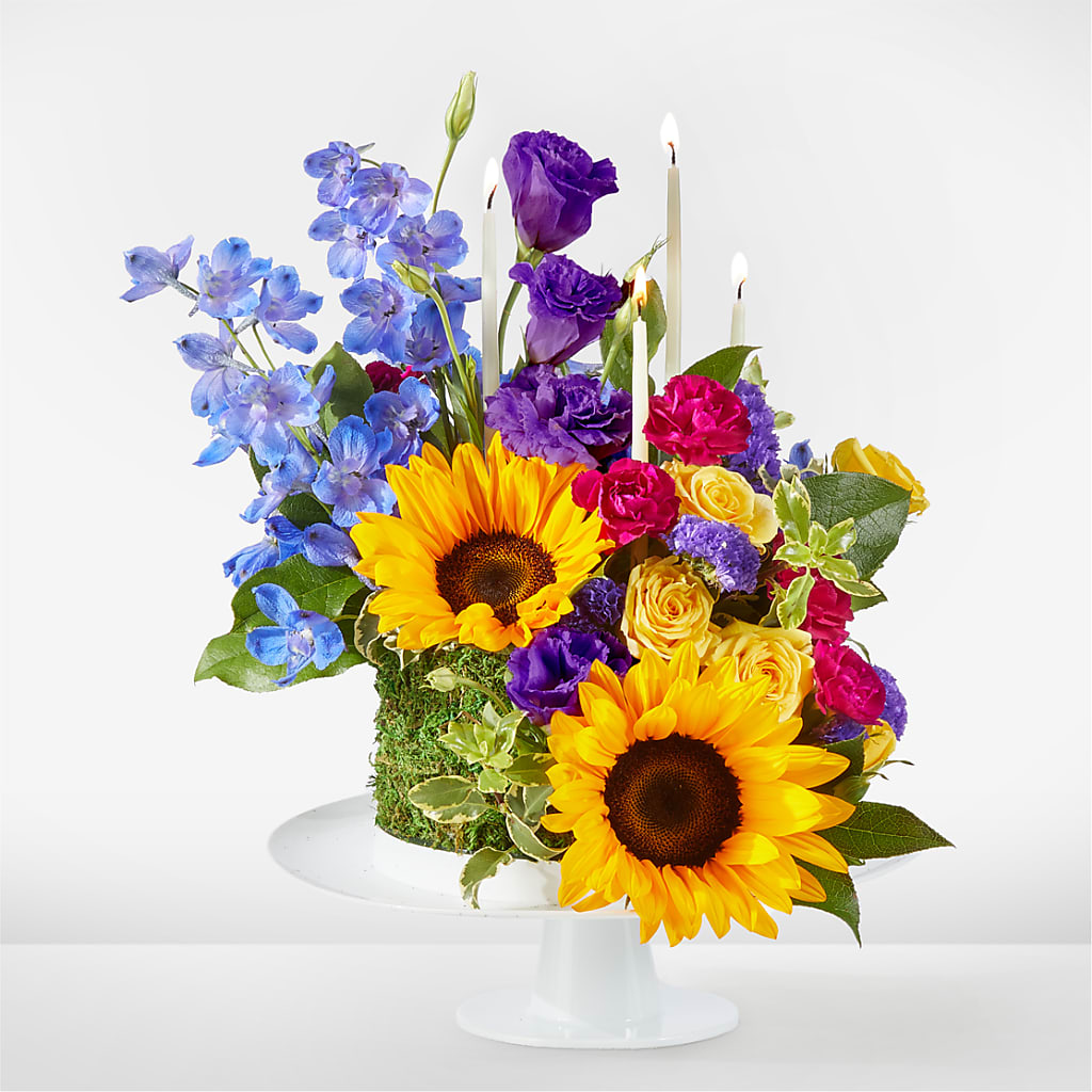 Star of the Day Floral Cake – Downtown Florist And Tea, Doerun GA