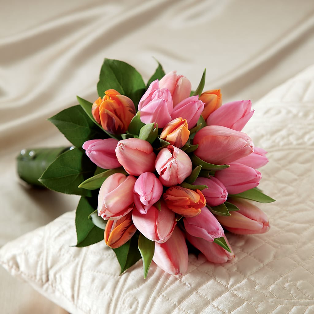 Embraceable Bouquet – Downtown Florist And Tea, Doerun GA