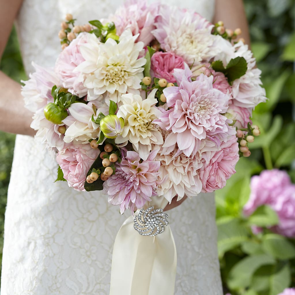 Heart's Promise Bouquet – Downtown Florist And Tea, Doerun GA