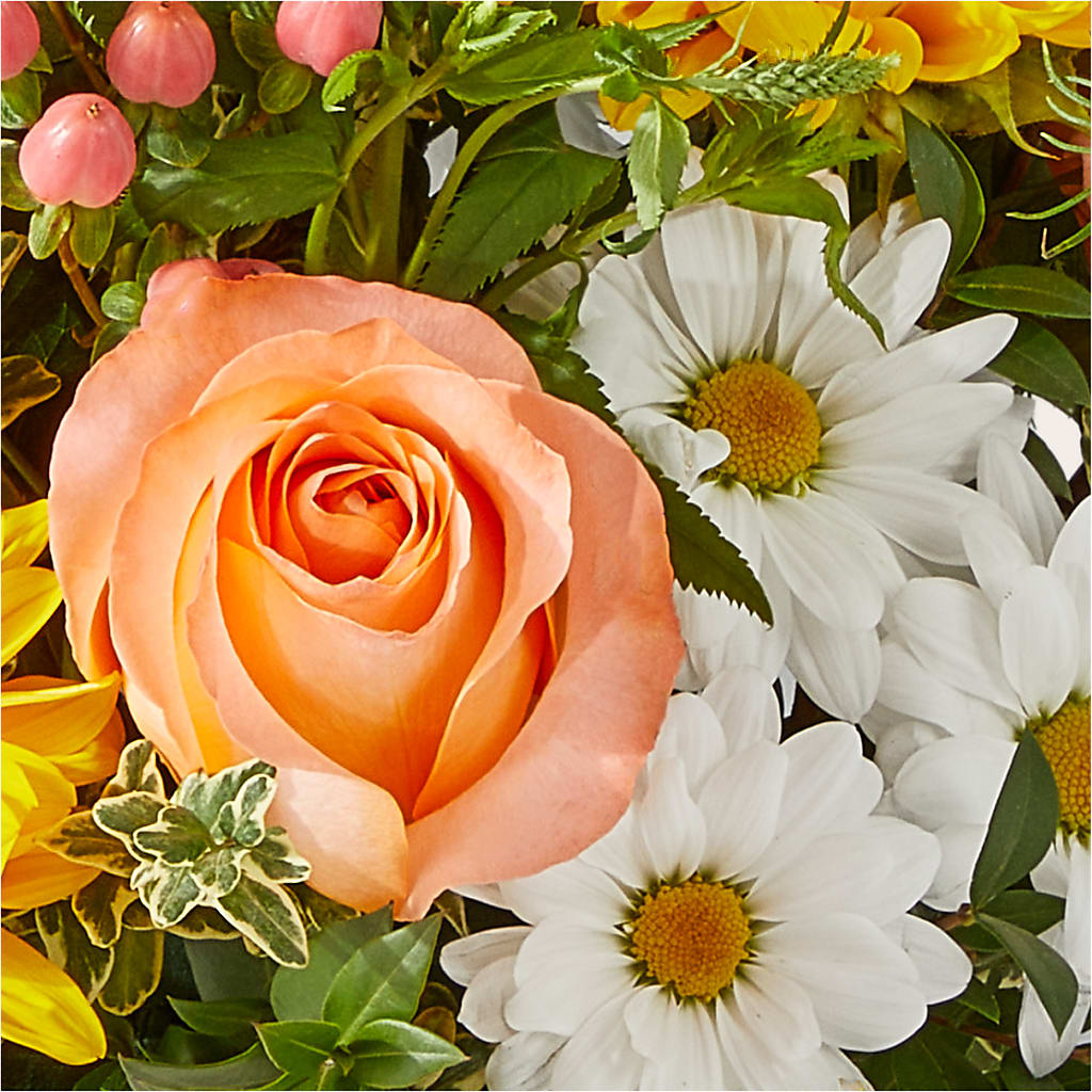 The Good Life Bouquet –  Downtown Florist And Tea, Doerun GA