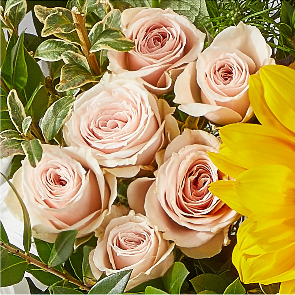 The Good Life Bouquet –  Downtown Florist And Tea, Doerun GA