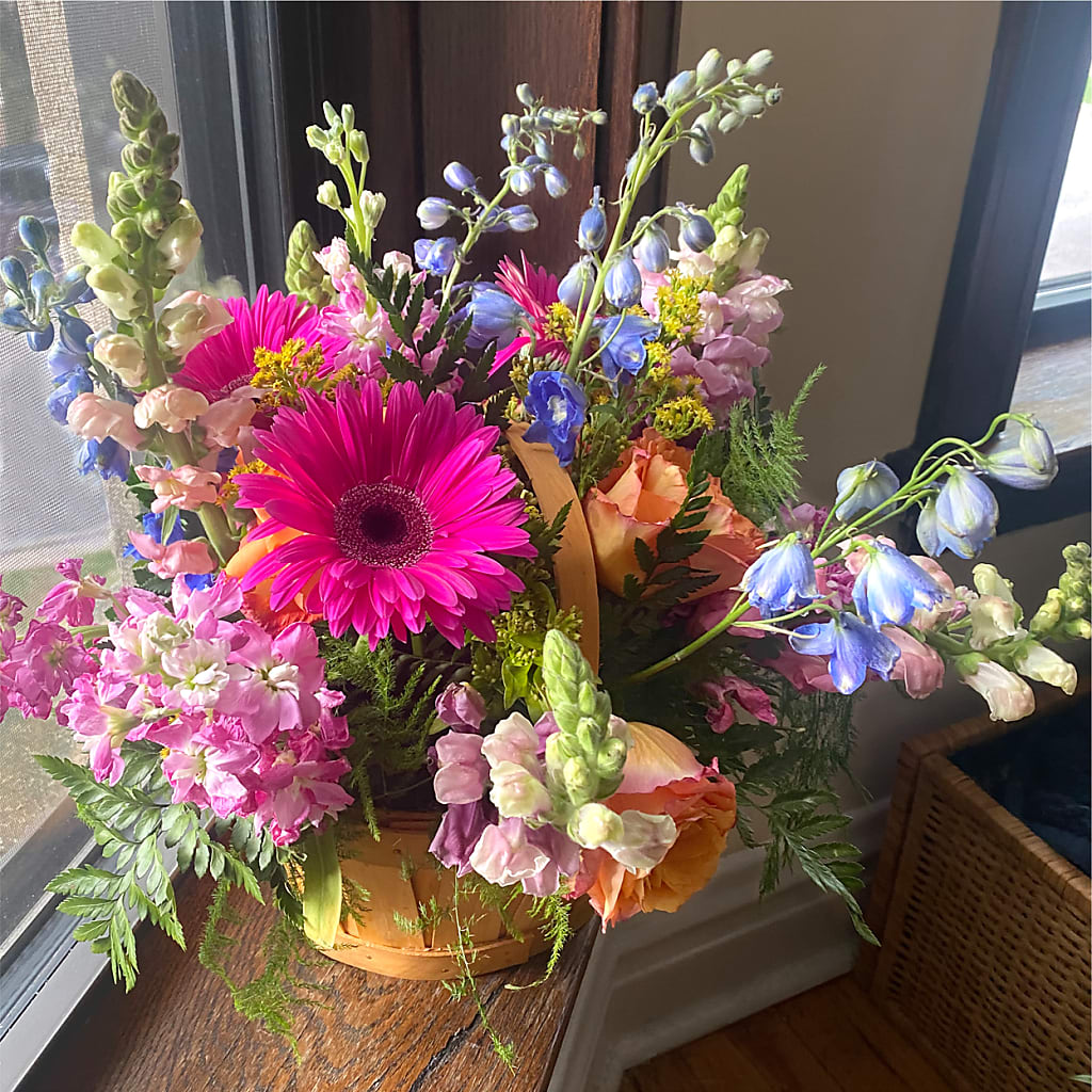 Garden of Life Basket –  Downtown Florist And Tea, Doerun GA