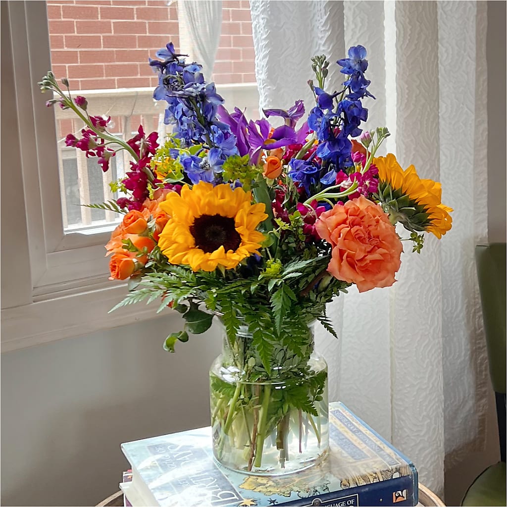Rays of Life Bouquet –  Downtown Florist And Tea, Doerun GA