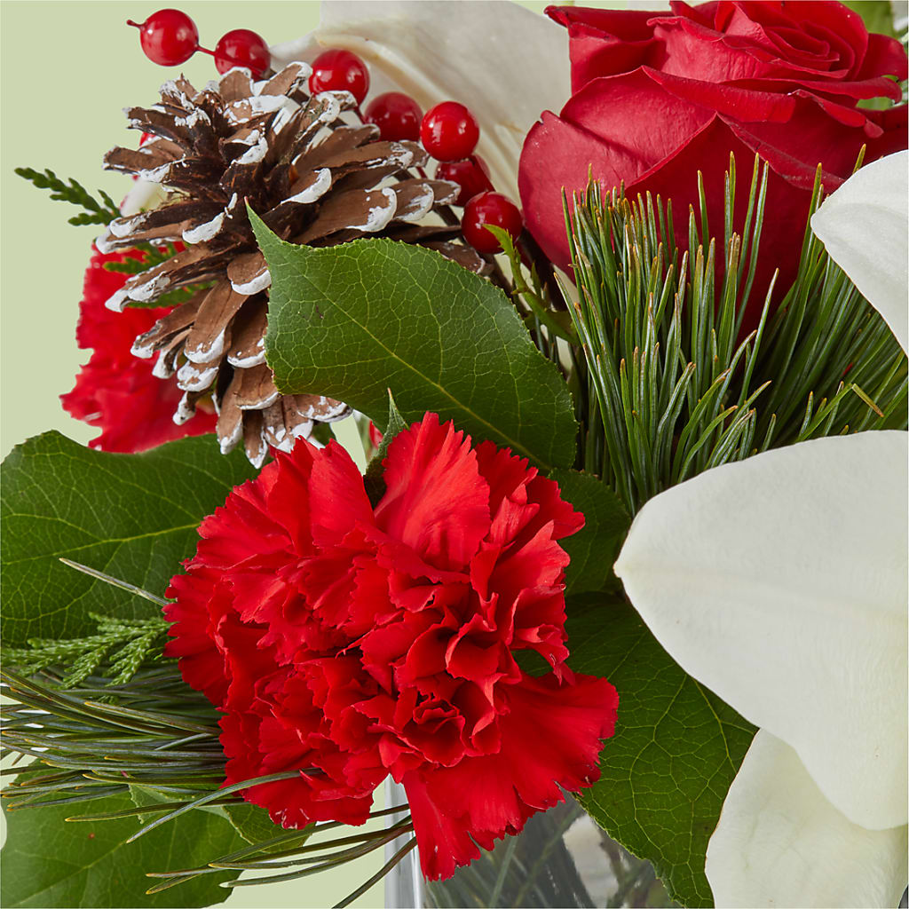 Glistening Icicles Bouquet –  Downtown Florist And Tea, Doerun GA
