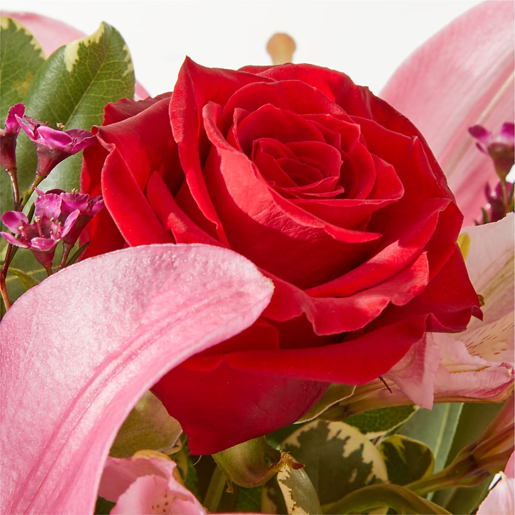 Lucky in Love Bouquet –  Downtown Florist And Tea, Doerun GA