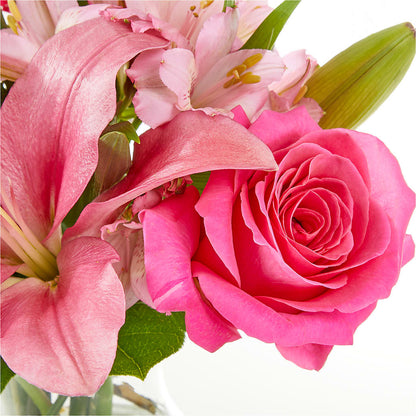 Lots of Love Bouquet –  Downtown Florist And Tea, Doerun GA