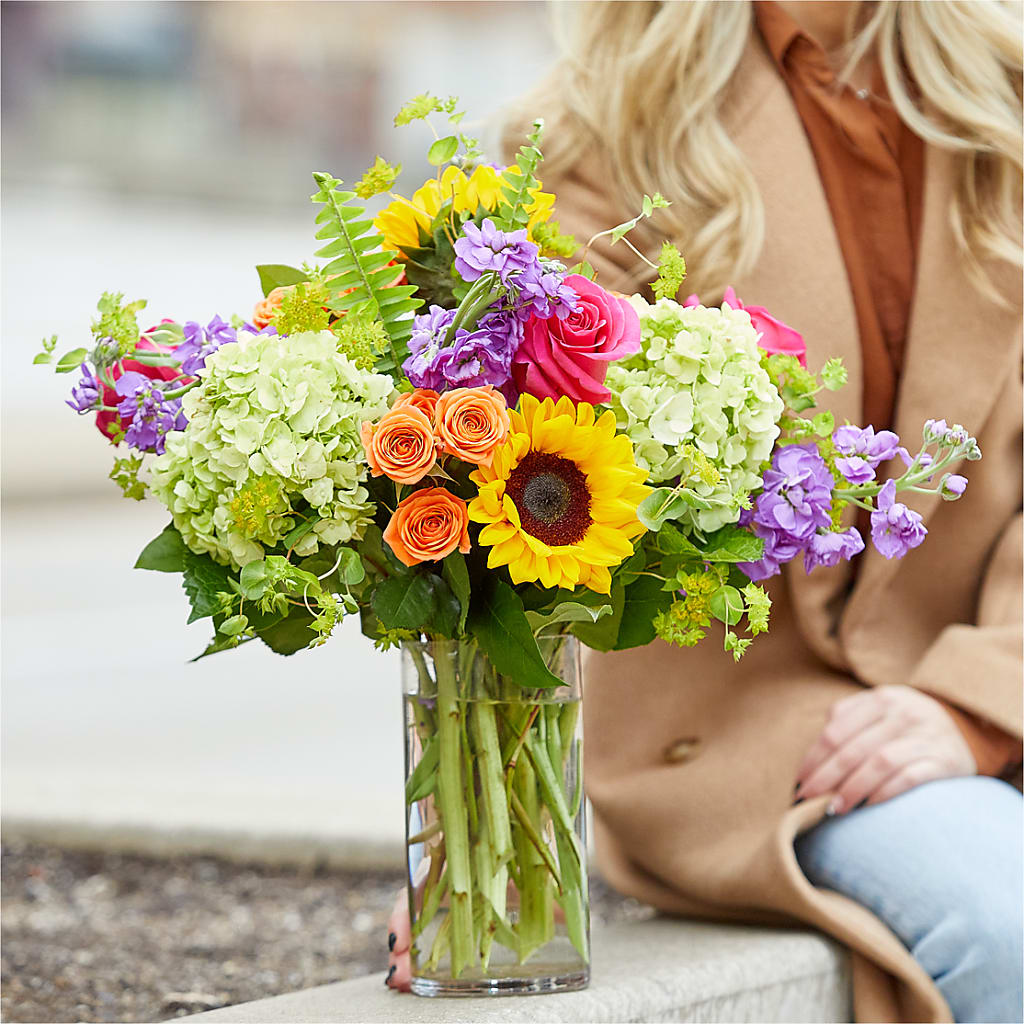 Vibrant Greetings Bouquet –  Downtown Florist And Tea, Doerun GA