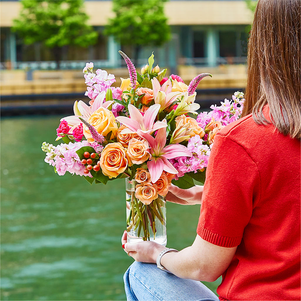 Bisous Bouquet –  Downtown Florist And Tea, Doerun GA