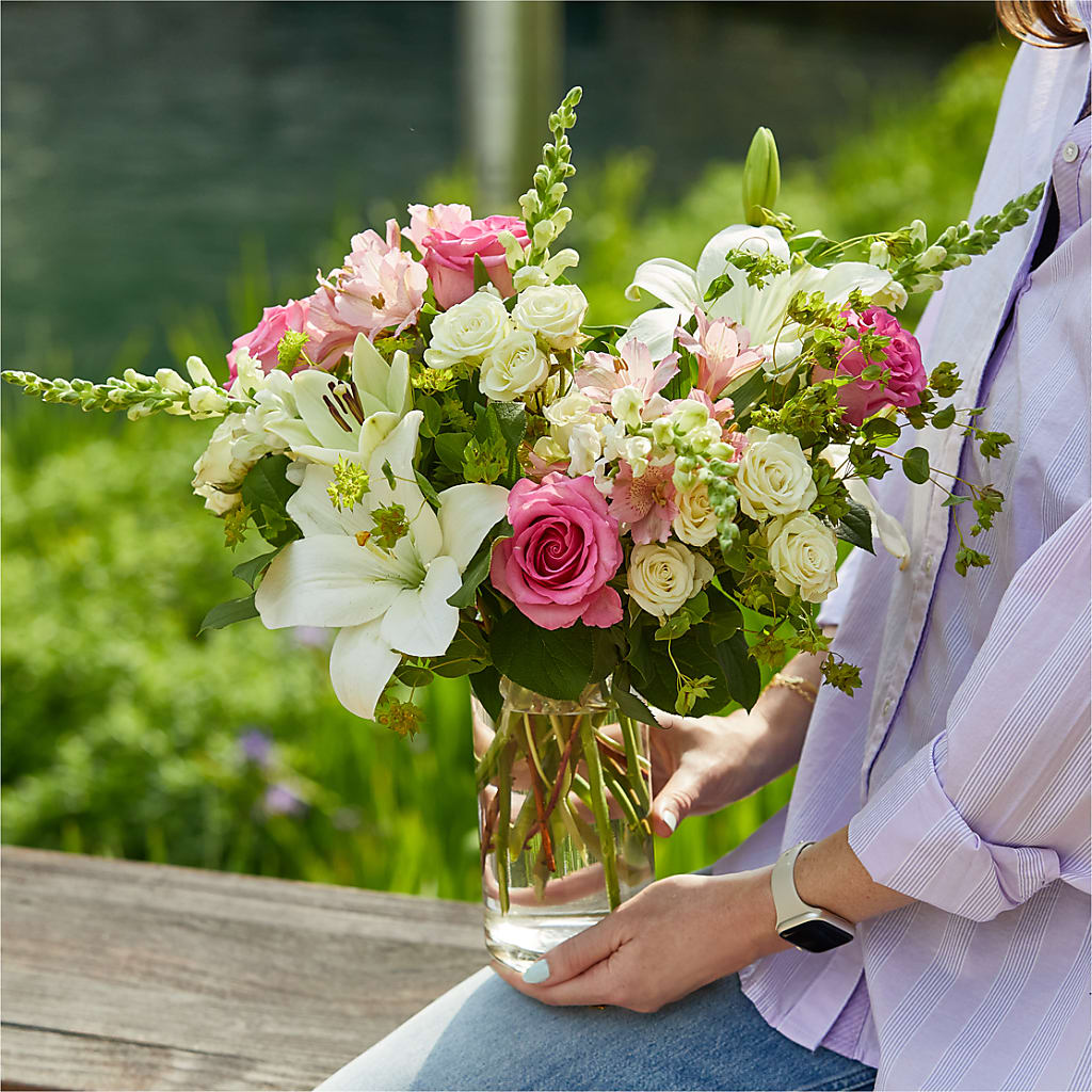 Fondly Bouquet –  Downtown Florist And Tea, Doerun GA